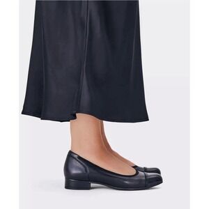 Clarks Black Leather Slip On Dress Shoe Heels Size 8.5 N Narrow Black Formal
